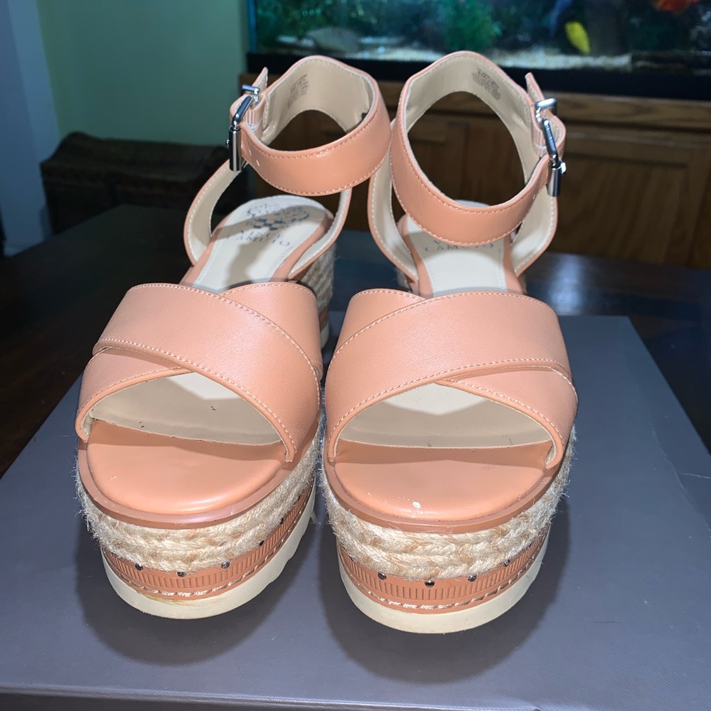 Nice Himalayan Tan VINCE CAMUTO Martindra Espadrille Wedge Sandals Size 8M